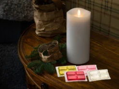 Konstsmide LED Duftkerze Mit 6h Timer, Flackernd, Höhe 18cm, Batteriebetrieb, 4 Düfte